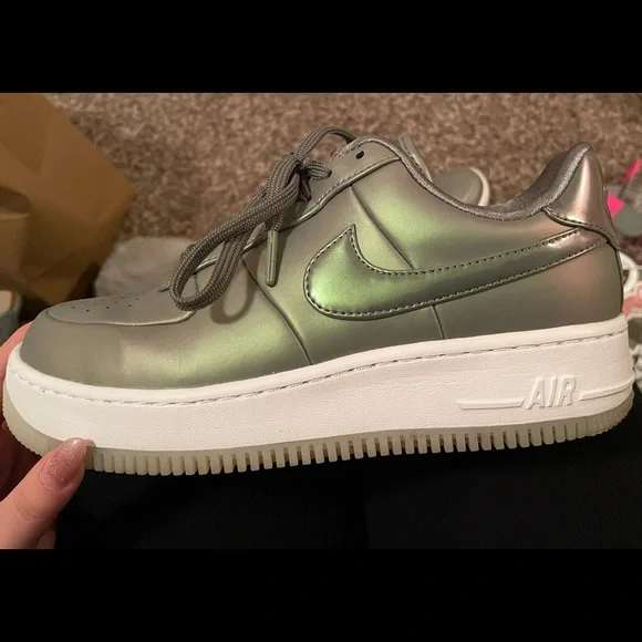 Nike Women's Sneakers - Gray and Green - Picture 3 of 3